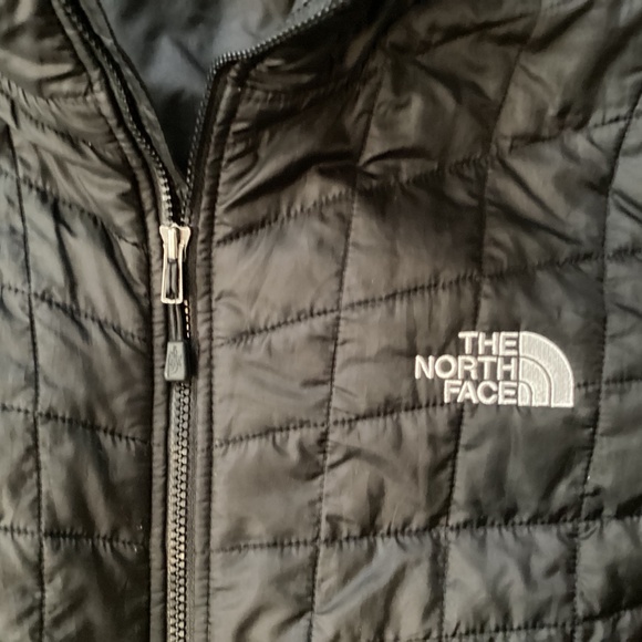 North Face Thermoball puffer jacket - Picture 2 of 9